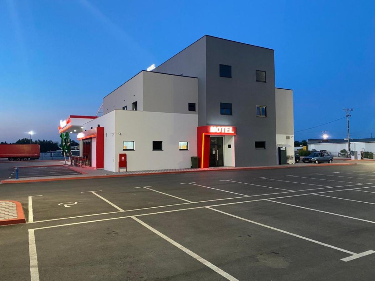 Belamionix Motel Bosanski Samac Ngoại thất bức ảnh